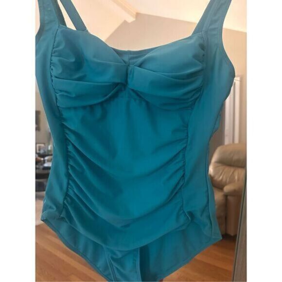 Beach Party Size 10 One Piece - Picture 2 of 5